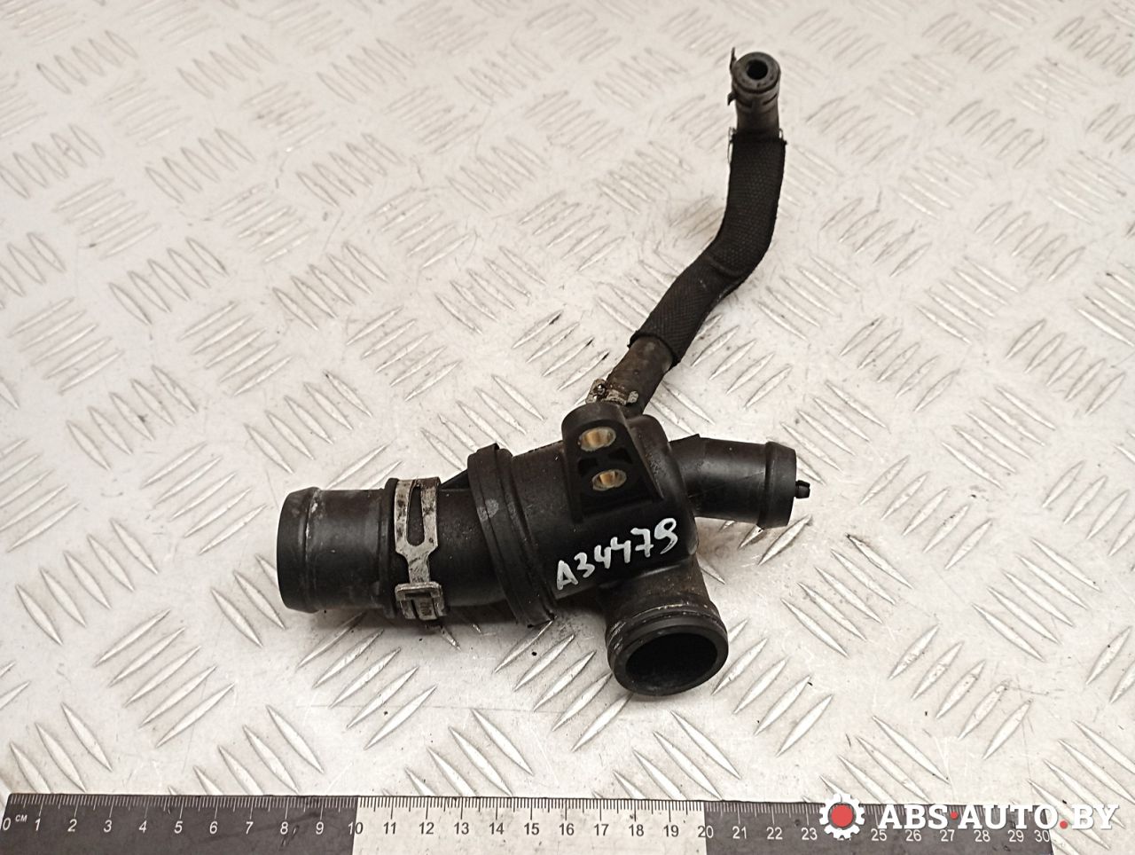 корпус термостата Mercedes-Benz A W169 2 поколение (2004-2008) 2008, 2.0 л., OM 640.942, дизель, МКПП, хетчбэк 5 дв., правый руль, A6402000415, 6402000415, 6402000515, 6462000415, A6402000515, A6462000415 - фото №1