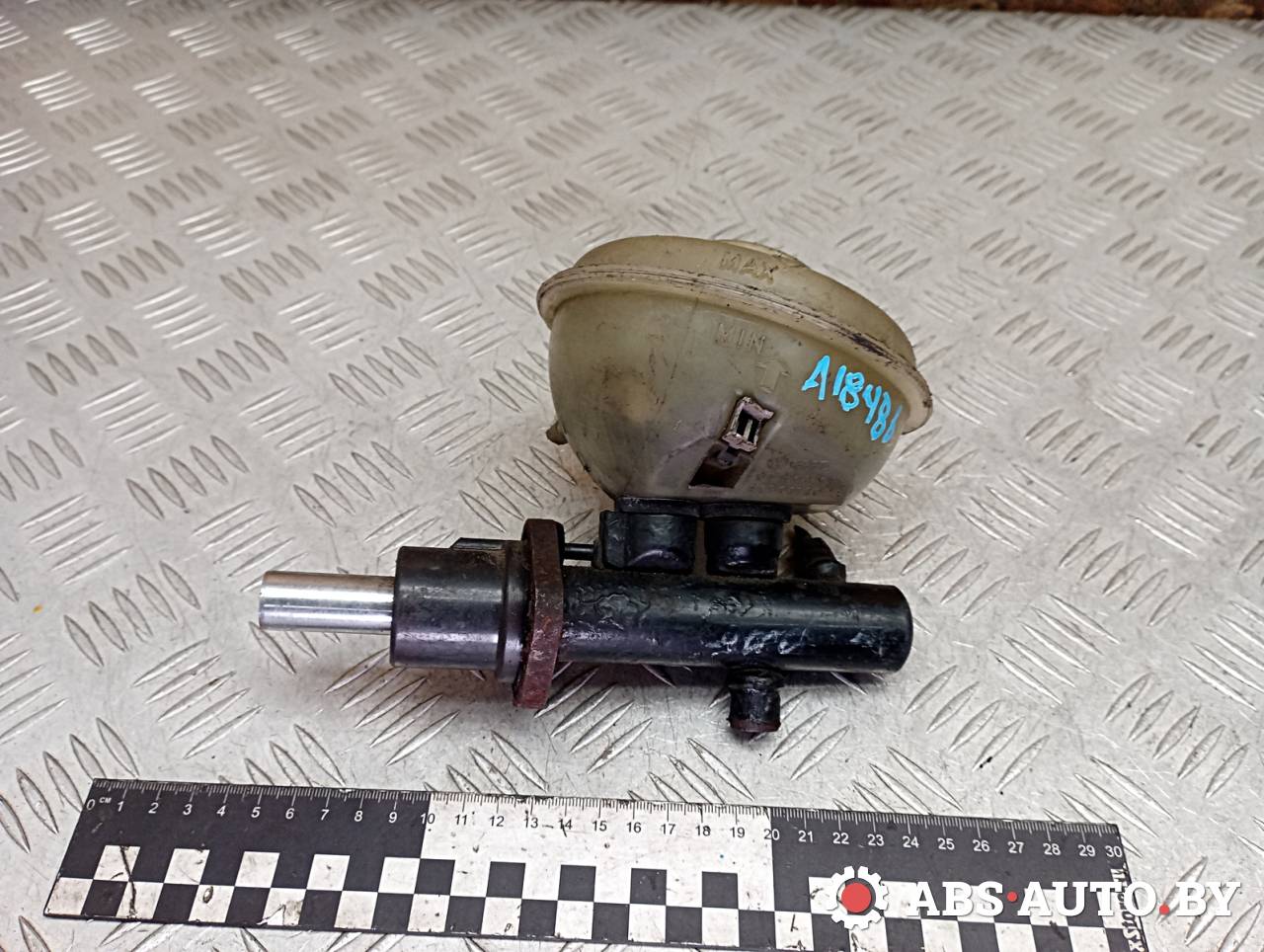 цилиндр тормозной главный Audi A6 4A/C4 1996, 1.8 л., бензин, 893611307A, 893010018F - фото №1