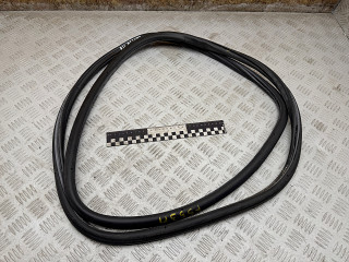 уплотнитель двери Volkswagen Touareg 1 поколение 2006, 2.5 л., BAC, дизель, МКПП, внедорожник 5 дв., 7L0839911D