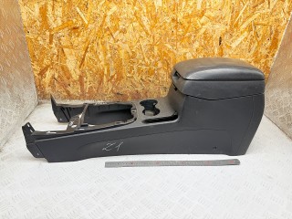 подлокотник Hyundai Santa Fe 2 поколение (CM) 2006, 2.2 л., D4EB, дизель, МКПП, внедорожник 5 дв., 846952B000, 846812B100