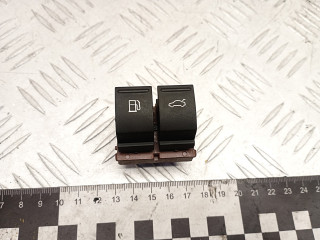 кнопка открытия багажника Volkswagen Passat B6 2009, 2.0 л., дизель, МКПП, универсал, 3C0959903B