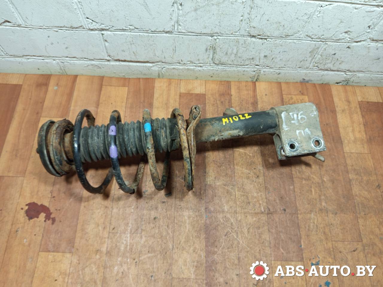 стойка передняя правая Peugeot 307 1 поколение 2003, 1.6 л., бензин, МКПП, хетчбэк 3 дв. - фото №1