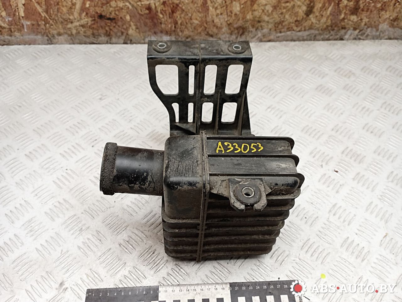 резонатор воздушного фильтра Mazda 6 GG 2003, 2.0 л., бензин, МКПП, правый руль, L813 - фото №1