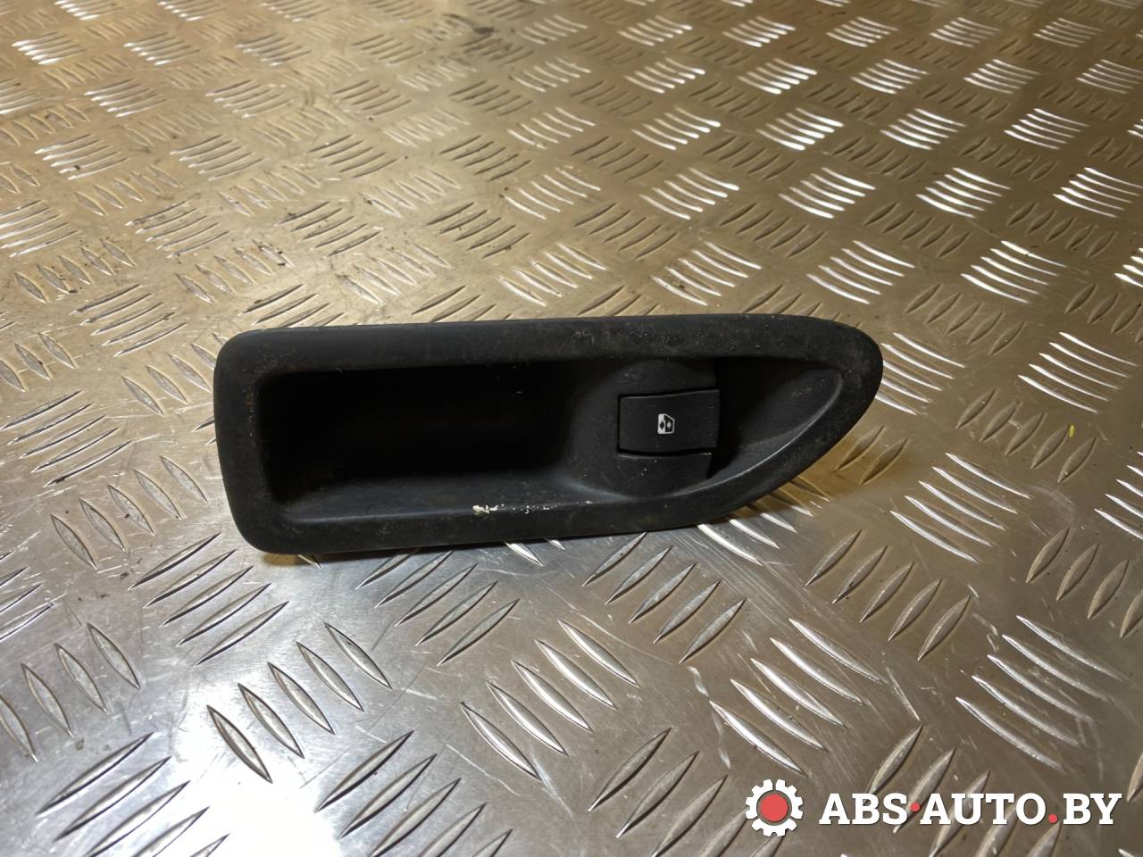 кнопка стеклоподъемника двери задней левой Renault Laguna 2 поколение 2004, 1.9 л., дизель, МКПП, хетчбэк 5 дв., 8200016013 - фото №1