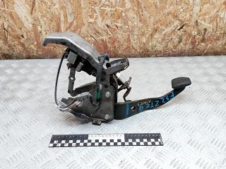 педаль тормоза Toyota RAV4 3 поколение (XA30) 2006, 2.2 л., дизель, МКПП, внедорожник 5 дв.