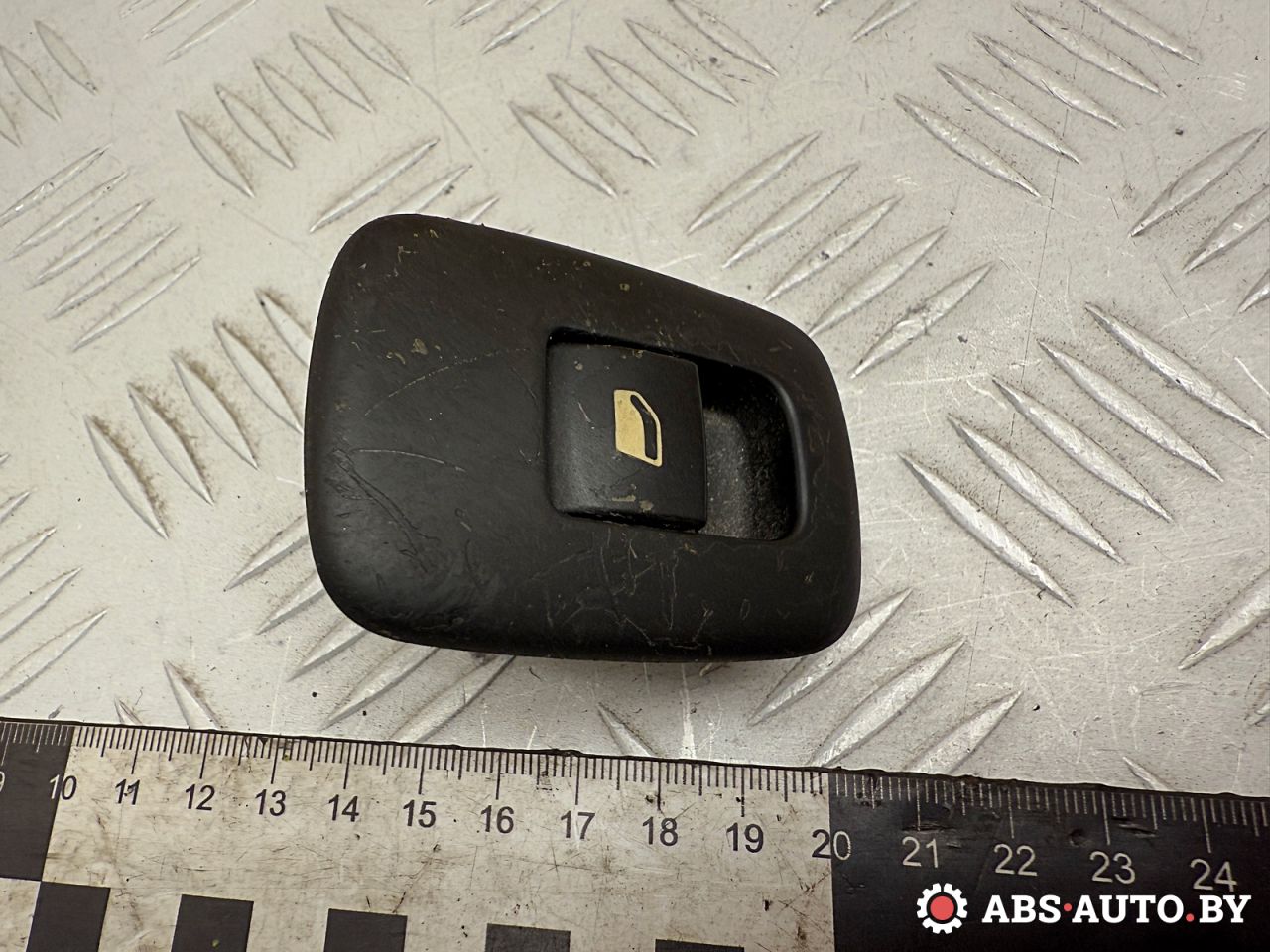 кнопка стеклоподъемника двери задней левой Citroen C5 2 поколение 2013, 2.0 л., RHH (DW10CTED4), дизель, МКПП, универсал, 96623726XT - фото №1