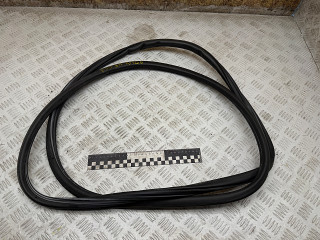 уплотнитель двери Volkswagen Touareg 1 поколение 2006, 2.5 л., BAC, дизель, МКПП, внедорожник 5 дв., 7L0839911D