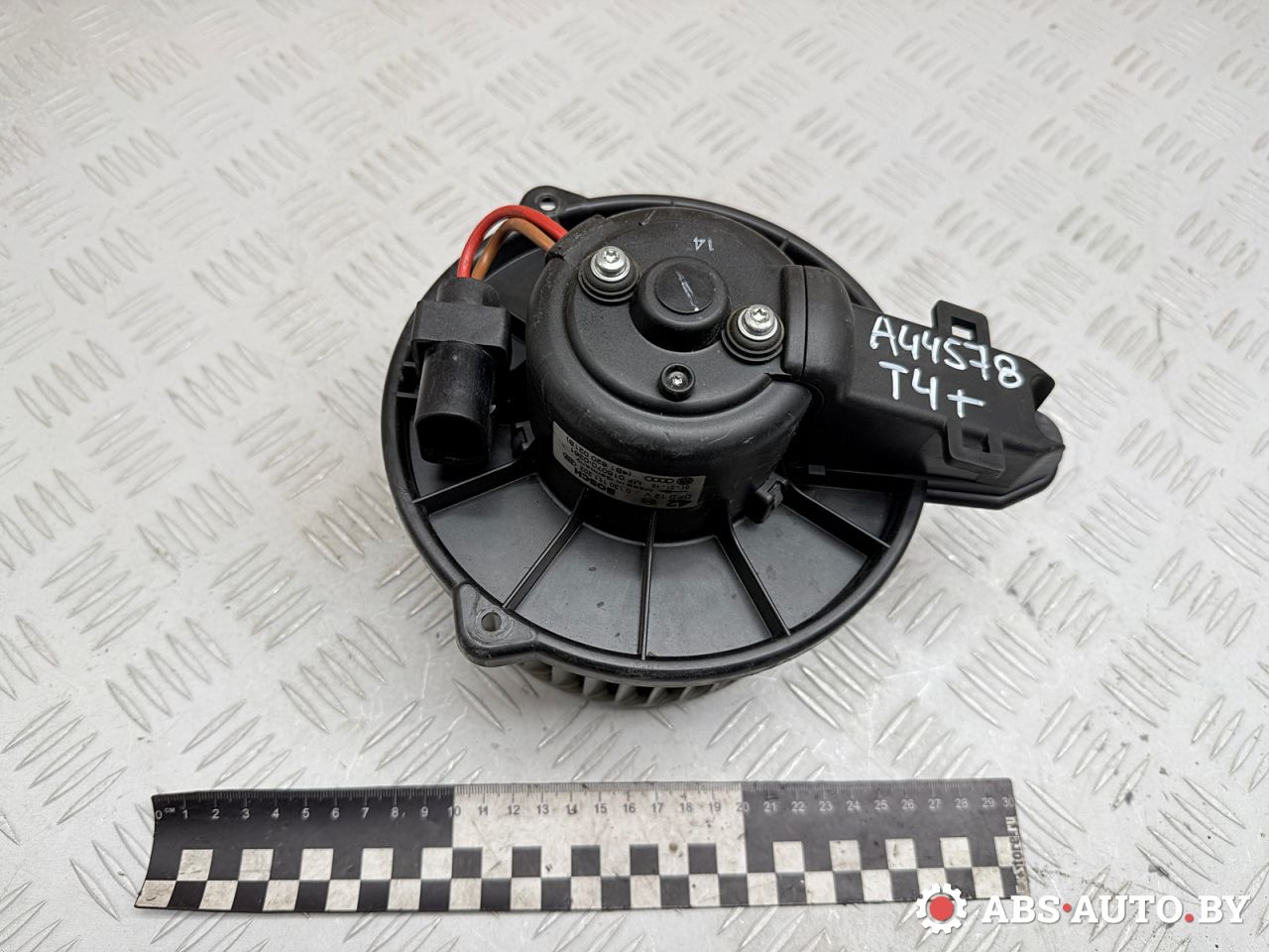 моторчик печки Audi A6 4B/C5 1999, 2.5 л., AKN, дизель, МКПП, универсал, передний привод, 0130111202, 4B1820021B, MF0160700361 - фото №1