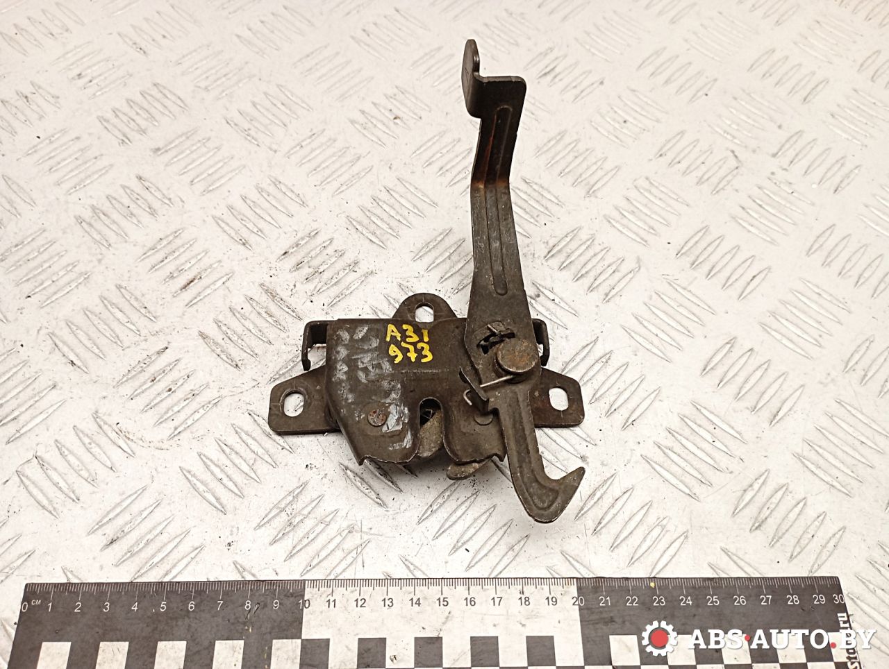 замок капота Daewoo Leganza 1 поколение 1999, 2.0 л., бензин, 96205545 - фото №1