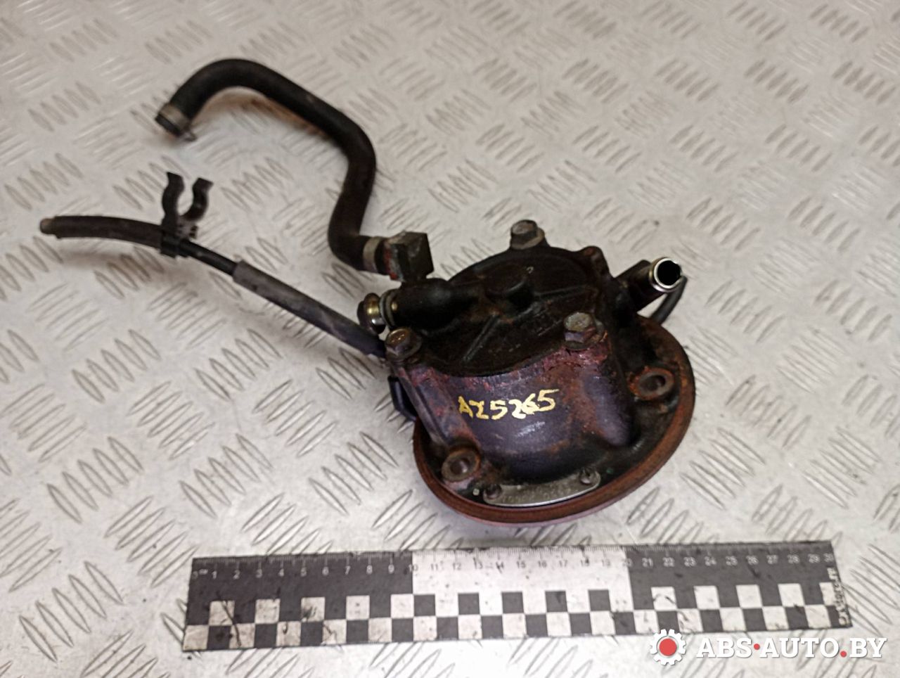 насос гидроусилителя руля Nissan Primera P11 1998, 2.0 л., дизель, 146502J601, VB6001B - фото №1