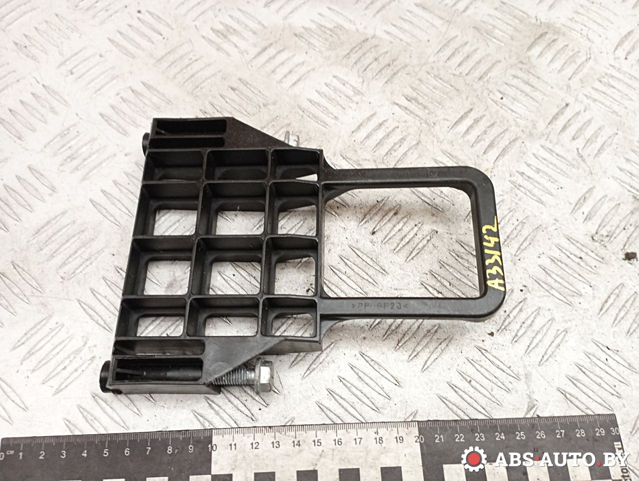 крепление аккумулятора Mercedes-Benz B-Класс W245 2006, 1.5 л., M 266.920, бензин, МКПП, правый руль, A1696102136 - фото №1