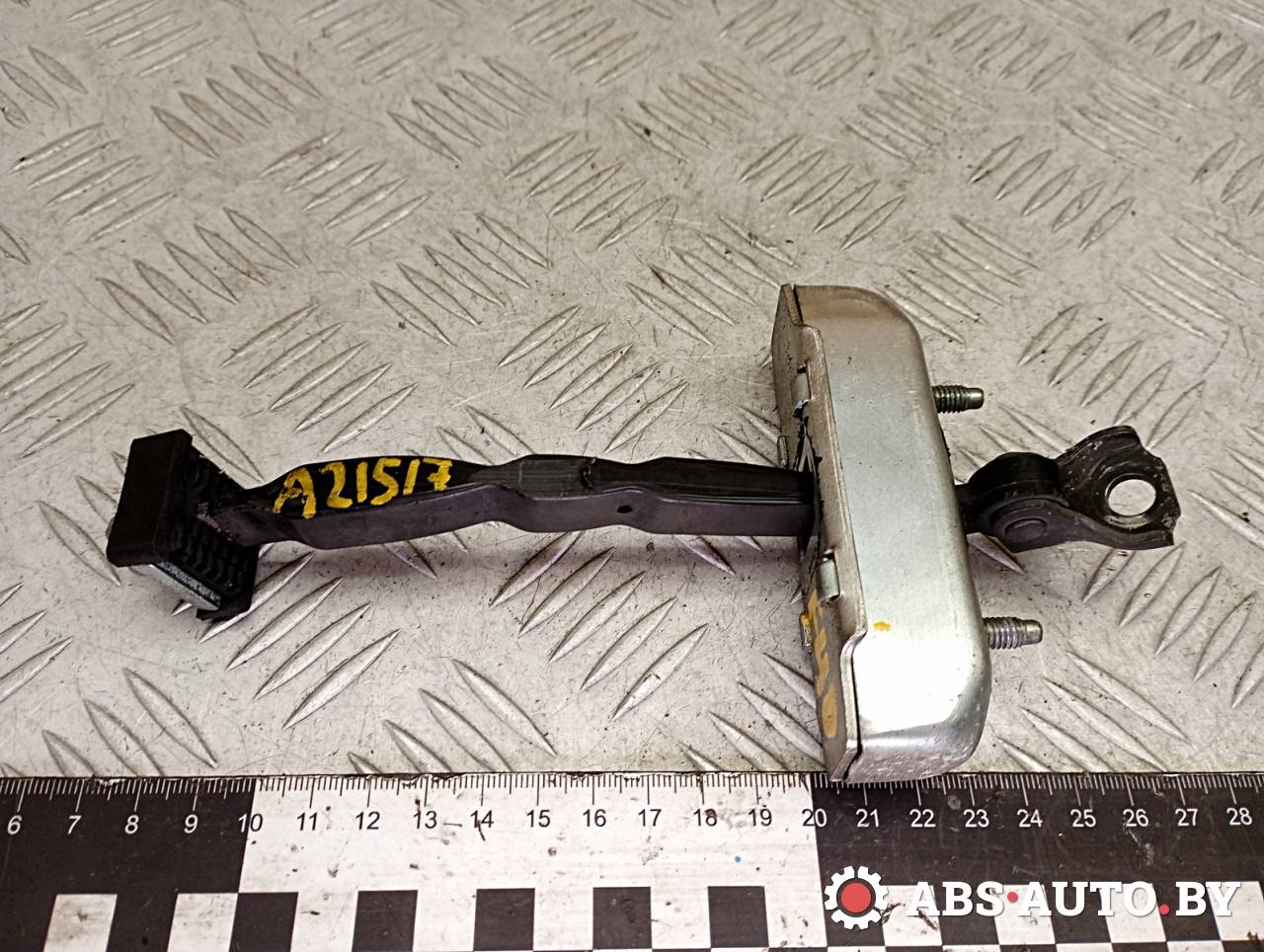 Ограничитель открывания борта (крышки багажника) Toyota RAV4 3 поколение (XA30) 2008, 2.2 л., D-4D, 2AD-FTV, дизель, МКПП, внедорожник 5 дв. - фото №1