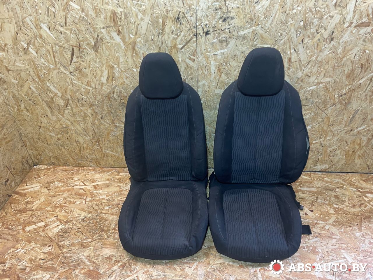 салон (комплект сидений) Peugeot 308 T9 2014, 1.6 л., дизель, МКПП, хетчбэк 5 дв., правый руль - фото №1