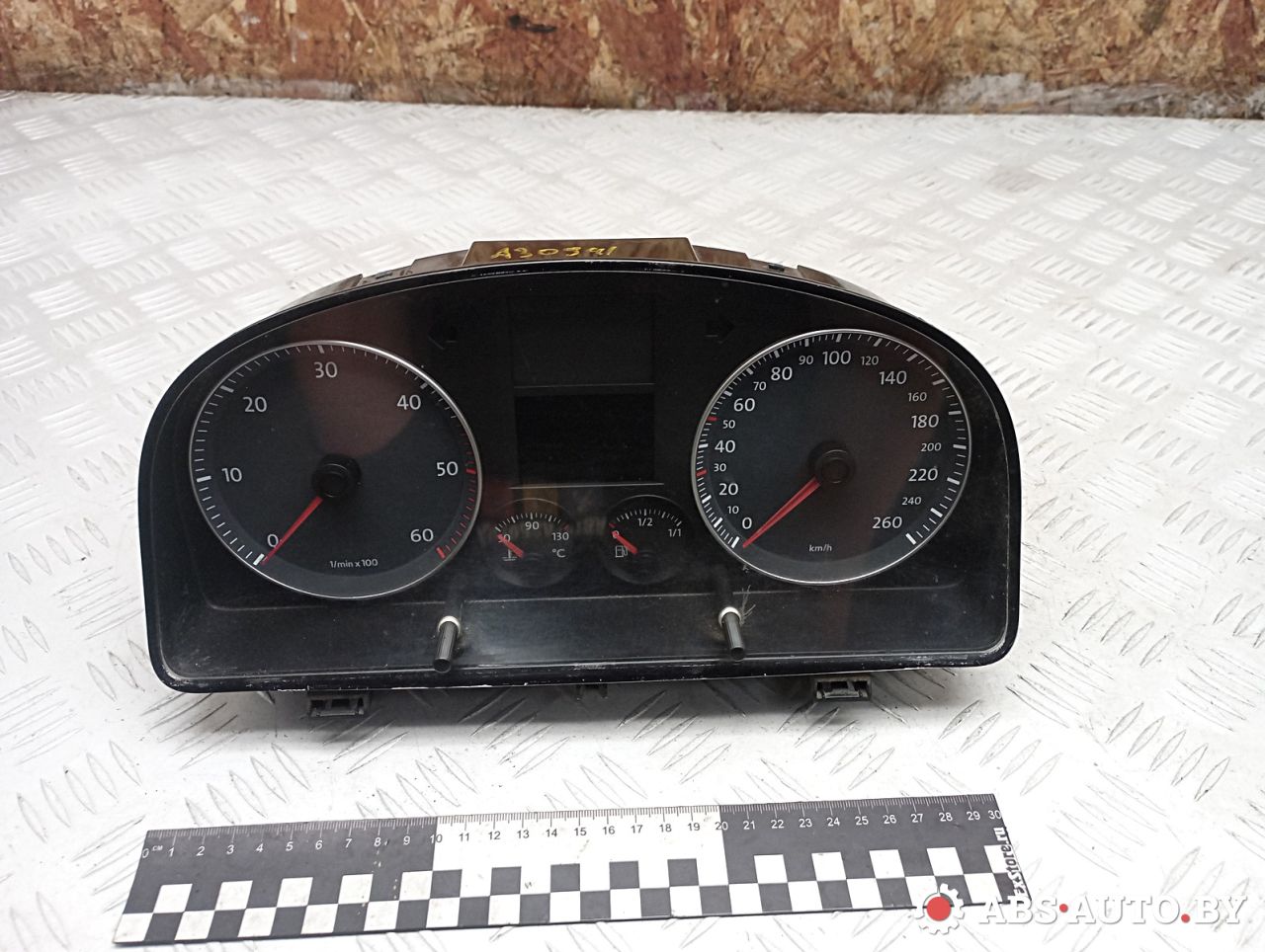 щиток приборов (приборная панель) Volkswagen Caddy 3 поколение 2008, 1.9 л., BLS, дизель, АКПП, 1T0920854C, 110080377007, A2C53023102, A2C53025660 - фото №1