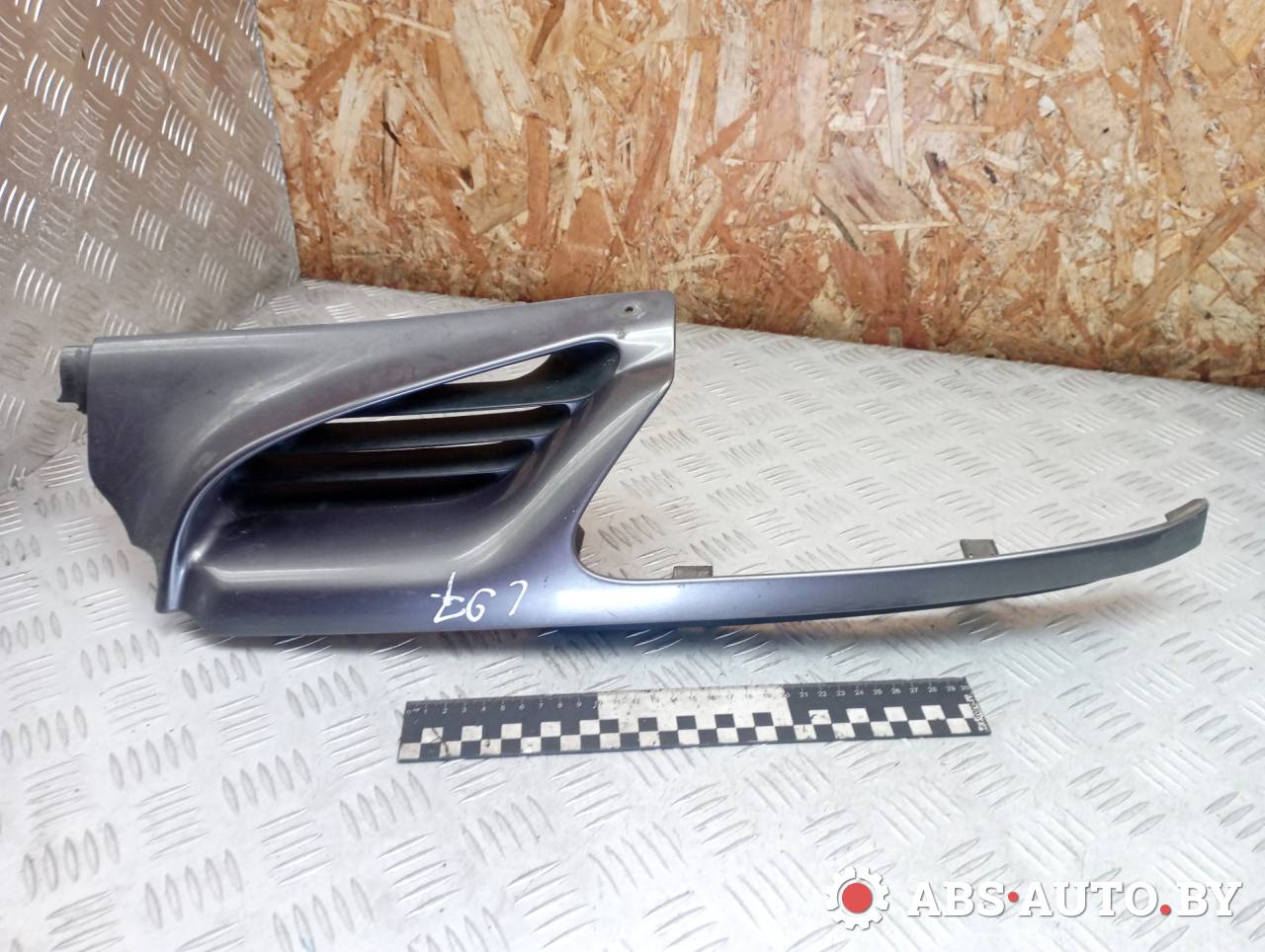 решетка радиатора Renault Scenic 1 поколение 1999, 2.0 л., бензин, МКПП, 7700854200 - фото №1