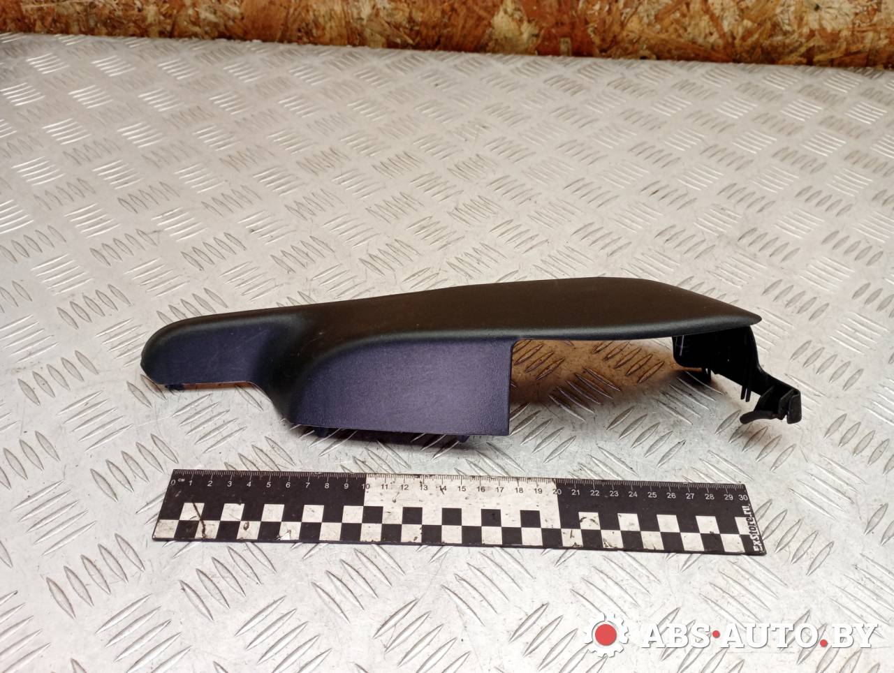 пластик (накладка) сиденья Peugeot 5008 1 поколение 2011, 1.6 л., дизель, МКПП, передний привод, 156025021 - фото №1