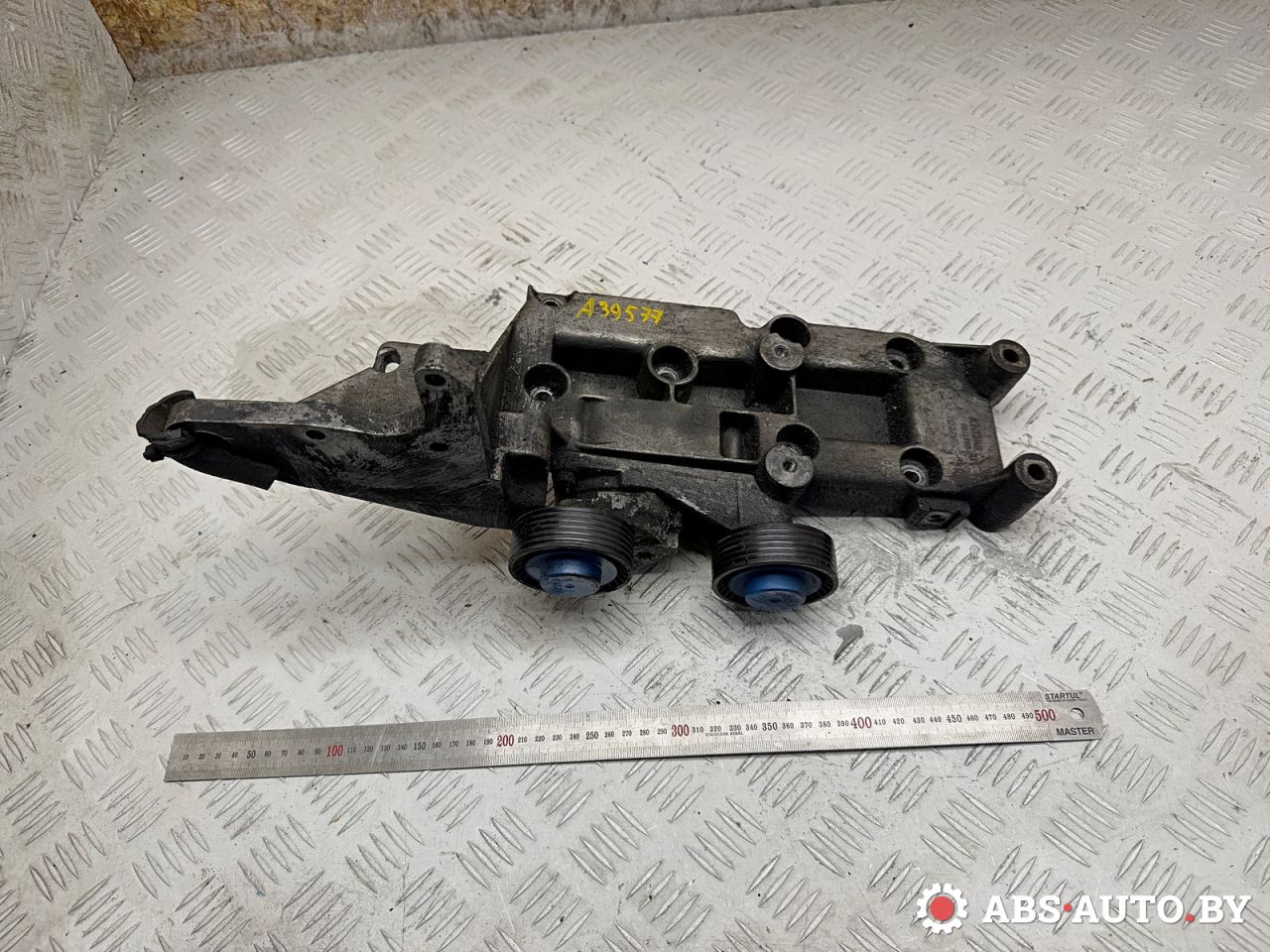 кронштейн генератора Volvo S60 1 поколение 2003, 2.4 л., дизель, МКПП, седан, 8642196 - фото №1