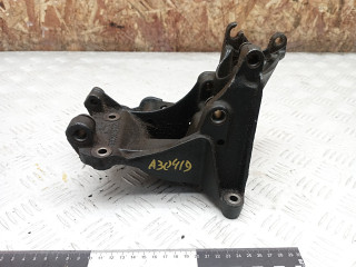 кронштейн генератора Peugeot 306 1 поколение [рестайлинг] 2000, 1.9 л., WJY (DW8B), дизель, МКПП, универсал, передний привод, 9634962980