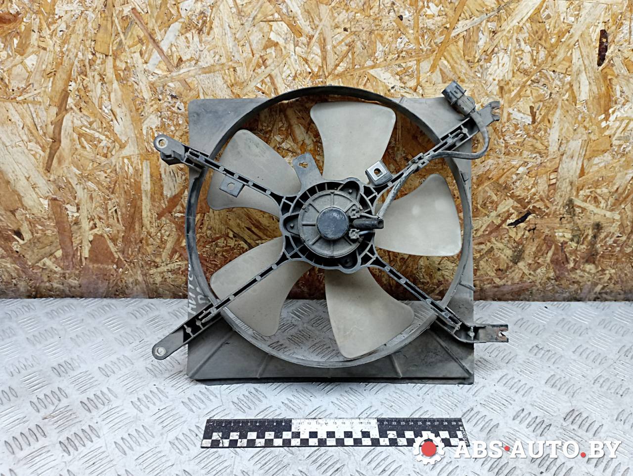 вентилятор радиатора Mitsubishi Galant 7 поколение 1995, 2.0 л., бензин, 2635000230 - фото №1