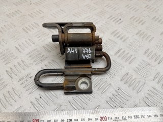петля двери Audi A6 4B/C5 2000, 2.5 л., AKE, дизель, МКПП, полный привод, 4B0831411B