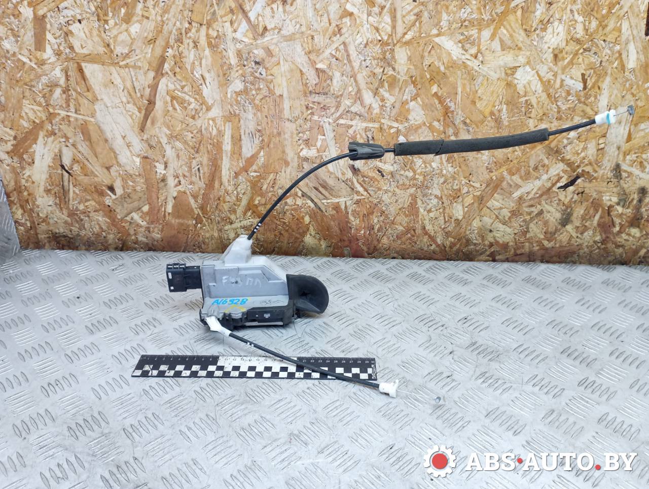 замок двери передней левой Peugeot 3008 1 поколение 2011, 1.6 л., дизель, робот, передний привод, правый руль, PSA732292, ARMA04101 - фото №1