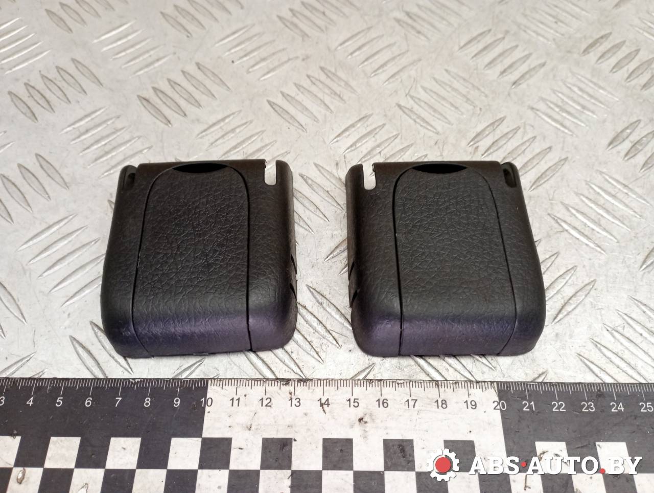 заглушка Kia Sorento 2 поколение 2010, 2.2 л., дизель, МКПП, полный привод, правый руль, 1719367 - фото №1