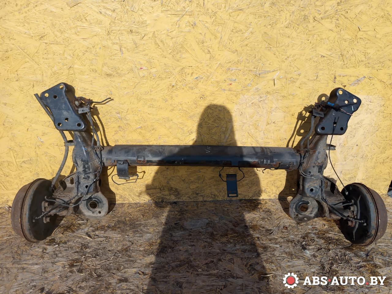 балка подвески задняя Peugeot 207 1 поколение 2008, 1.4 л., EP3C, бензин, МКПП, хетчбэк 5 дв., правый руль - фото №1