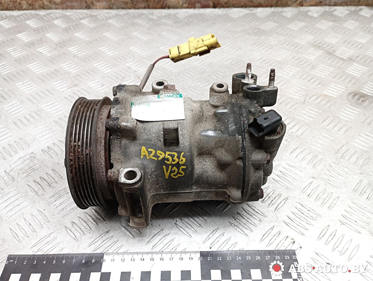 компрессор кондиционера Citroen C5 2 поколение 2008, 2.0 л., дизель, МКПП, седан, R134A, 9654764280, 8200835879, 9648138980, 9656574080, 9660555380, 9670022580, 9671340580, 9683055180, 9800840380, KCS0348, 1608473480, SD7C161301, SD7C161301F, SD7C161311, SD7C161311F, SD7C161318, SD7C161318F, SD7C161324F, SD7C161333, SD7C161333F - фото №1