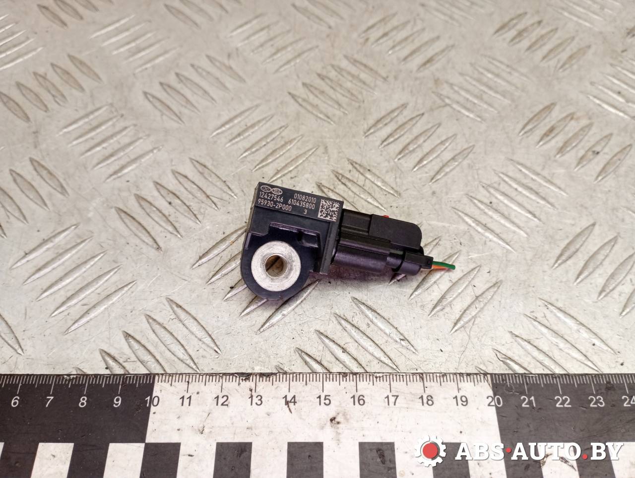 датчик удара Kia Sorento 2 поколение 2010, 2.2 л., дизель, МКПП, полный привод, правый руль, 959302P000, 01082010, 641435800 - фото №1