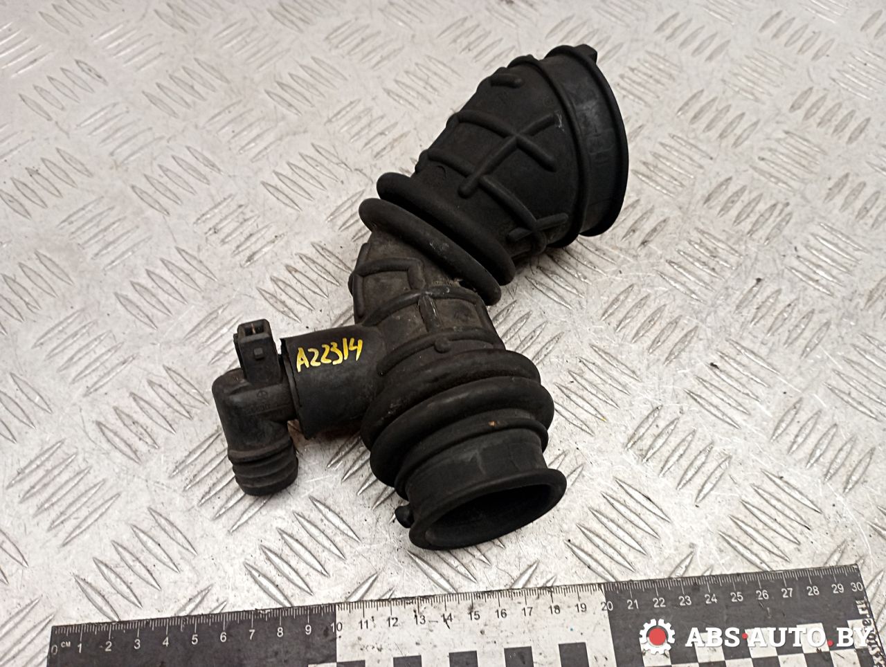 патрубок турбины Chrysler Voyager 4 поколение 2001, 2.5 л., дизель, 95658A, 04861383AA, 04669090AC - фото №1