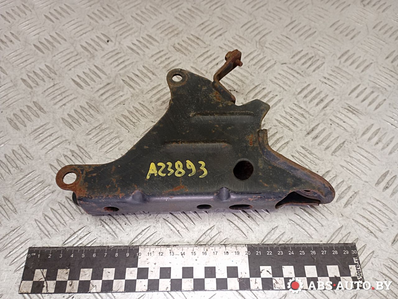 кронштейн двигателя Volkswagen Golf 3 поколение 1994, 1.4 л., бензин, 1H0199273J - фото №1