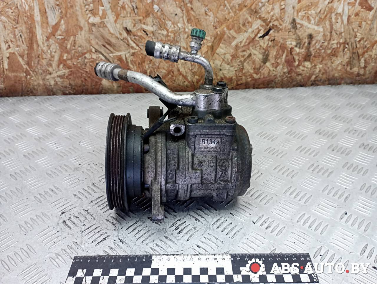 компрессор кондиционера Kia Clarus 1 поколение 1998, 2.0 л., бензин, 1804004313, 2A3110009 - фото №1