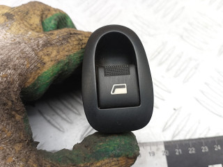 кнопка стеклоподъемника двери Peugeot 406 1 поколение [рестайлинг] 2000, 2.0 л., RHZ (DW10ATED), дизель, МКПП, универсал, 2594301