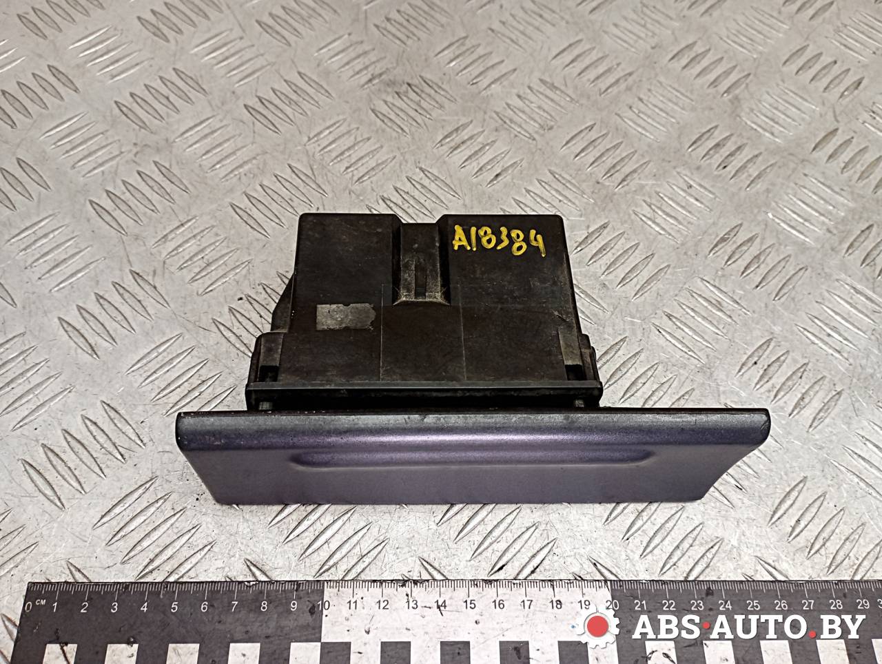 пепельница Ford Mondeo 1 поколение 1995, D2S2A1452, 14524D2S2A, D2S2A - фото №1