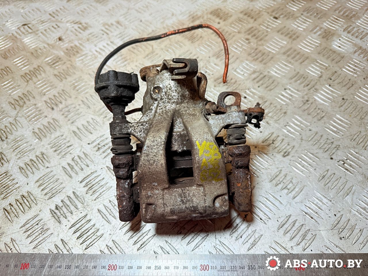 суппорт задний правый Citroen C4 Grand Picasso 1 поколение 2006, 1.8 л., 6FY (EW7A), бензин, МКПП, 24338417925, 0204207083, 0986135000, F61269, BNZ1924ZP, BNZ1924ZW, 1651755980, 4400T8, 4401Q5, 561N10688Z, 9684131880, 9686800580 - фото №1