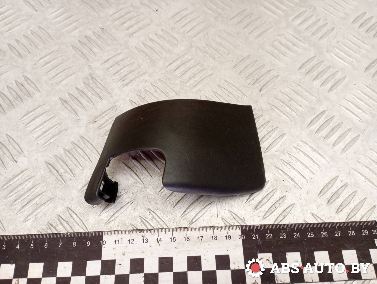 пластик (накладка) сиденья Peugeot 5008 1 поколение 2011, 1.6 л., дизель, МКПП, передний привод, 156025902 - фото №1