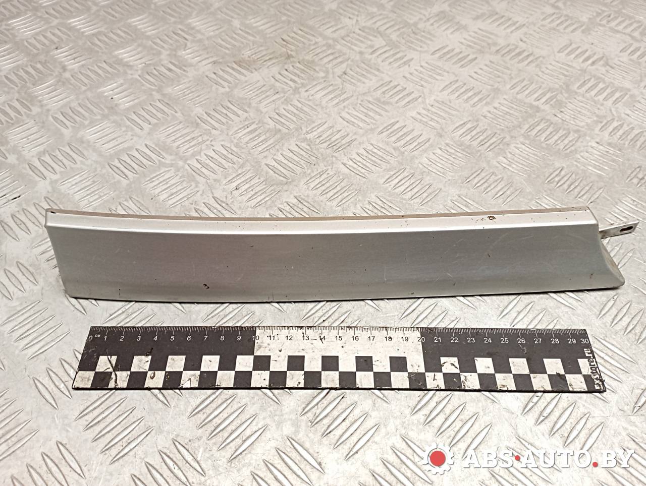 ресничка (ус) правой фары Skoda Felicia 1 поколение 1998, 6U0853816 - фото №1