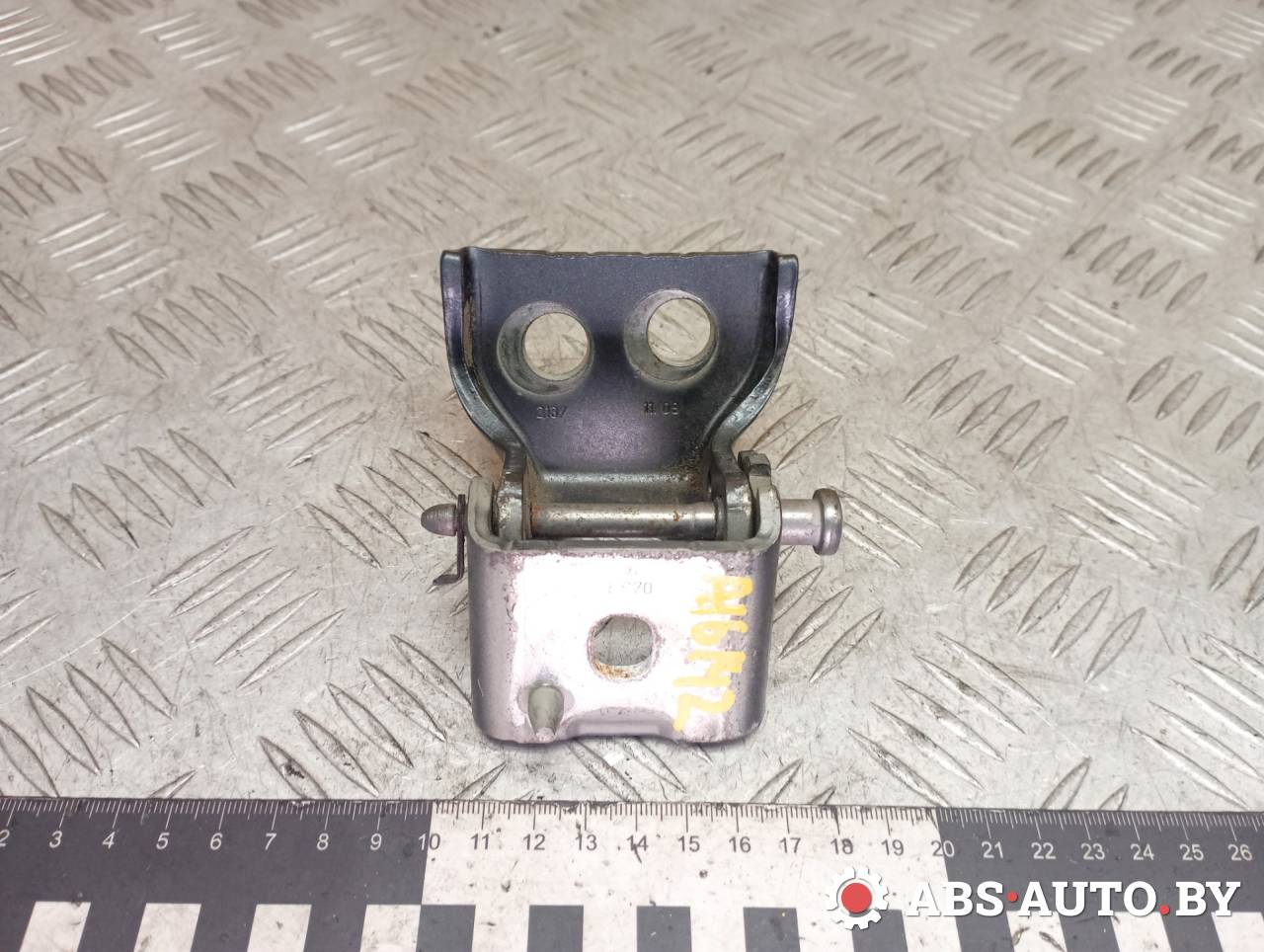 петля двери Citroen C4 1 поколение 2006, 1.6 л., бензин, МКПП - фото №1