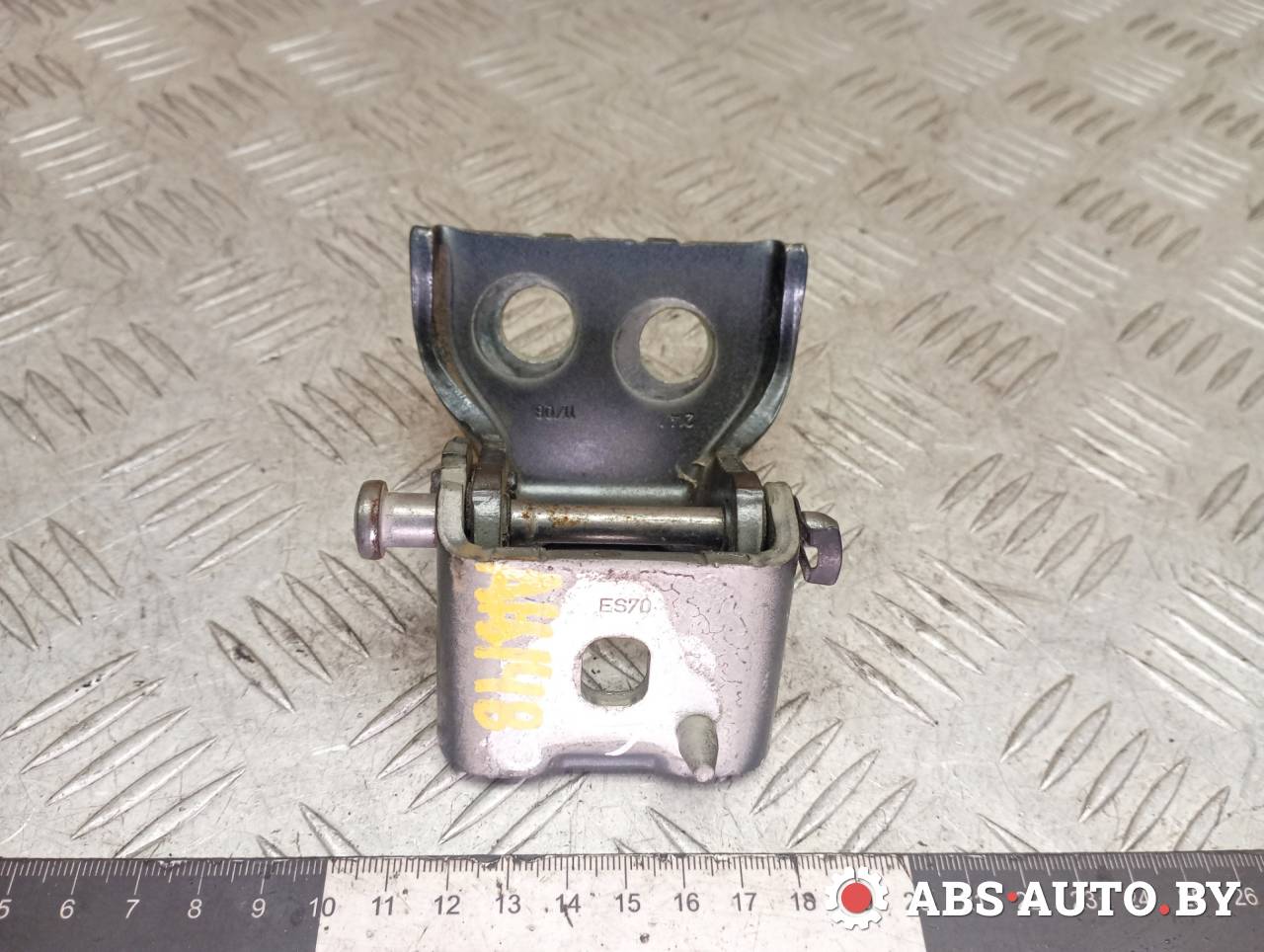 петля двери Citroen C4 1 поколение 2006, 1.6 л., бензин, МКПП - фото №1