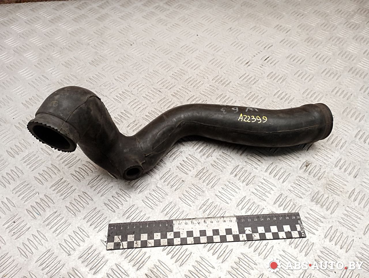 патрубок интеркулера Volkswagen Passat B3 1991, 1.9 л., дизель, 357129627AE - фото №1