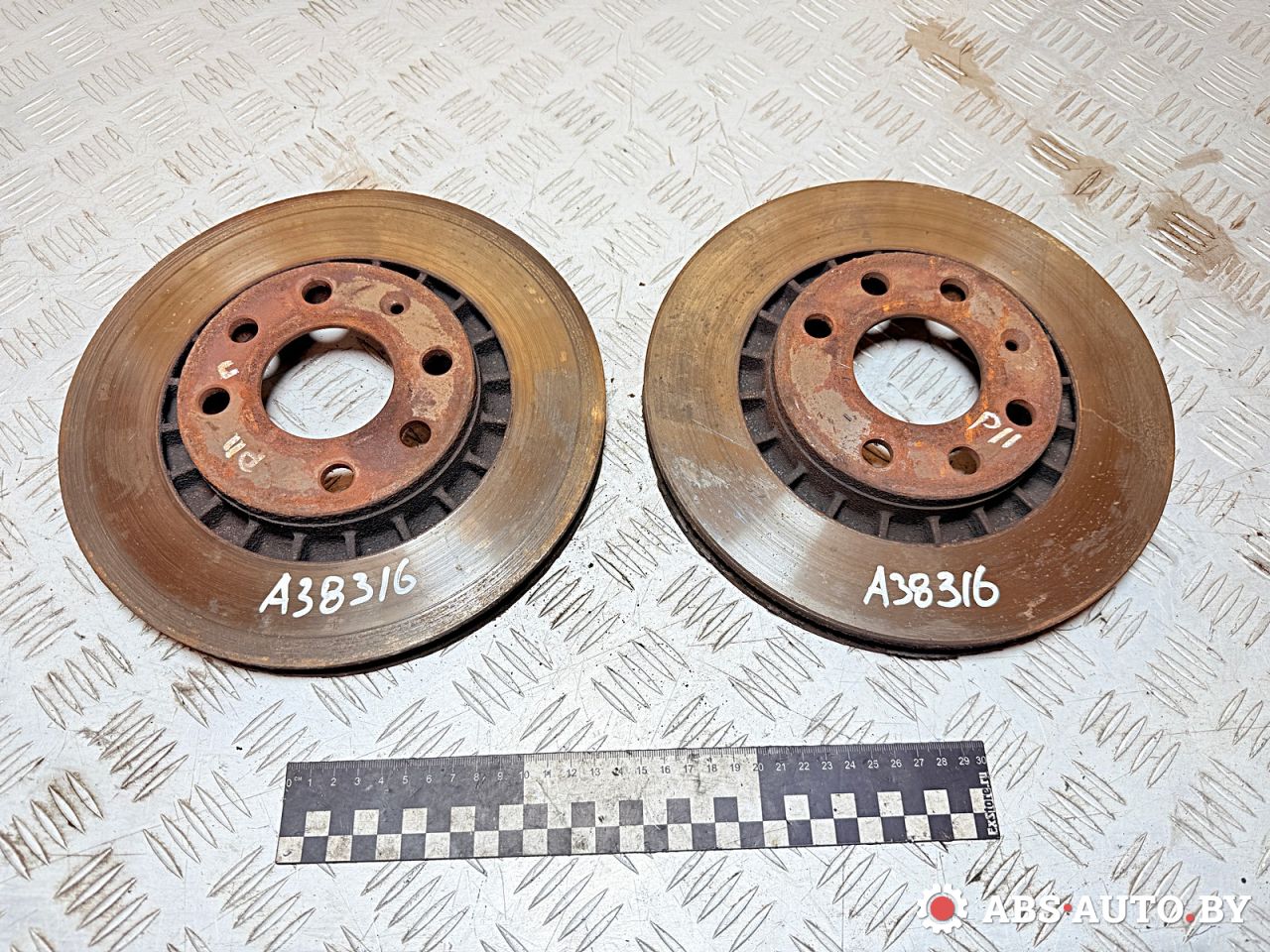 диск тормозной передний Opel Vectra B 1997, 2.0 л., Y 20 DTL, дизель, МКПП, 569001, 18027910, 569008, 569042, 90250546, 90295087, 90487402, 93182282, 96179110, 96215670 - фото №1