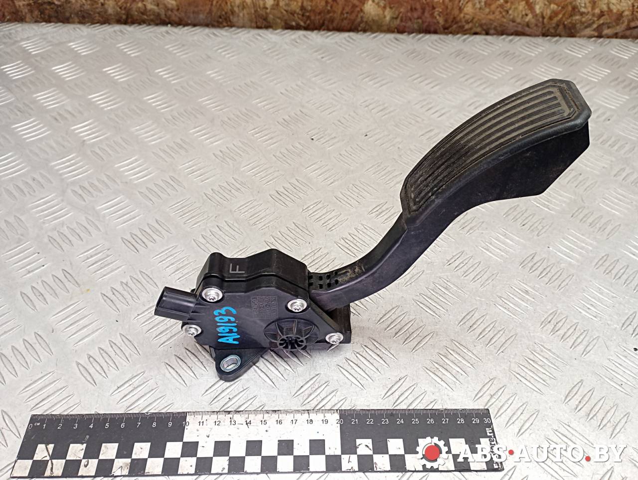 педаль Toyota RAV4 3 поколение (XA30) 2008, 2.2 л., D-4D, 2AD-FTV, дизель, МКПП, внедорожник 5 дв., 7811042010, 1988007270 - фото №1