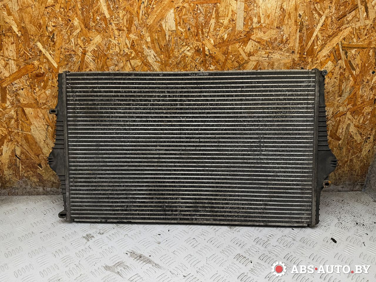 интеркулер Volvo S60 1 поколение 2003, 2.4 л., дизель, МКПП, седан, 31274554, 30748809, 30741580, 8649471, 8671694, 9161207, IA1346, 989580C, 8ML376988514, 8ML376988564, KIZ1086EB, KIZ1086FR, KIZ1086RR, CI518000S, CI522000S, 969001, 30249, 818279, 818281, 818283 - фото №1