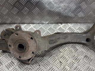 ступица передняя правая Volkswagen Passat B5 1999, 8D0407258