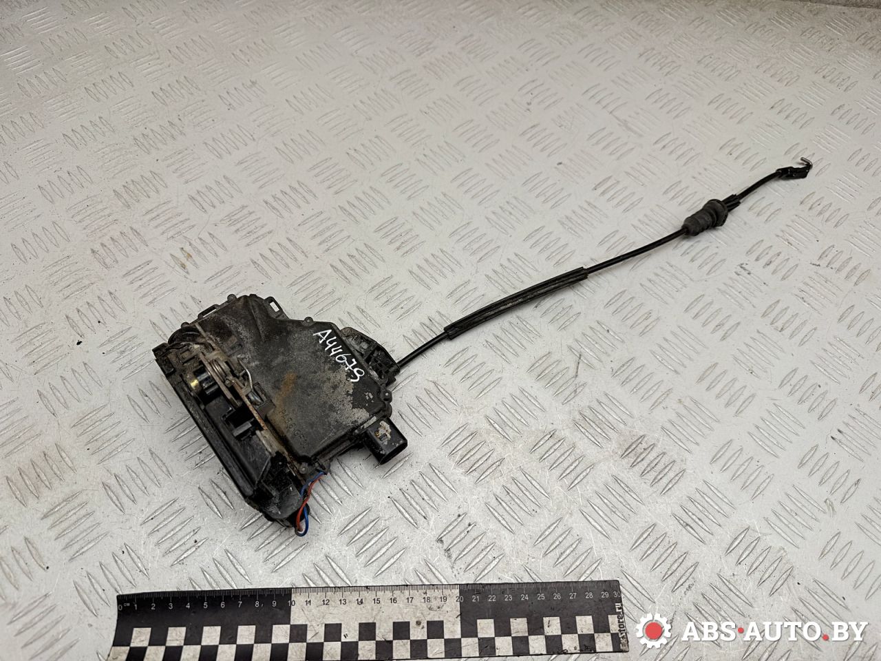 замок двери задней правой Volkswagen Bora 1 поколение 2000, 1.9 л., дизель, МКПП, седан, 1J4839086D - фото №1