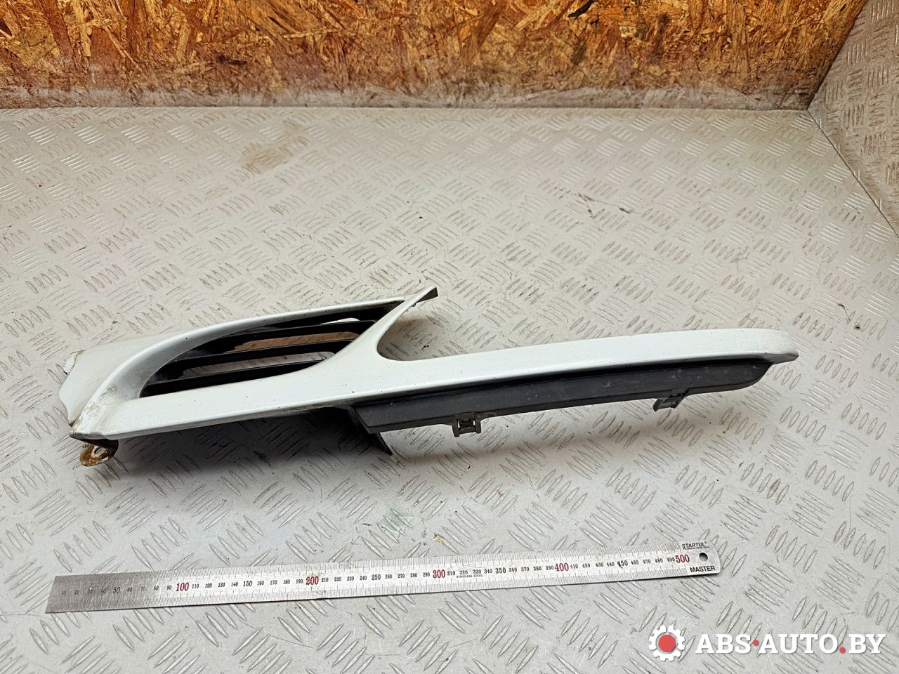 решетка радиатора Renault Scenic 1 поколение (1996 - 1999), 1.6 л., K7M 702, бензин, МКПП, 7700834200 - фото №1