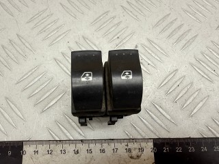 кнопка стеклоподъемника Renault Laguna 2 поколение 2001, 1.9 л., F9Q 750, дизель, МКПП, хетчбэк 5 дв., 015087D