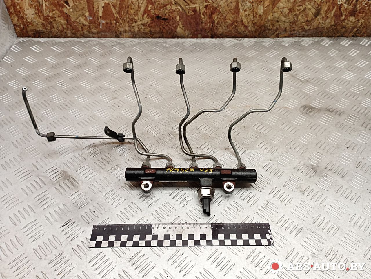 топливная рампа Citroen C5 2 поколение 2008, 2.0 л., дизель, МКПП, седан, 9658227880, 9656391180 - фото №1