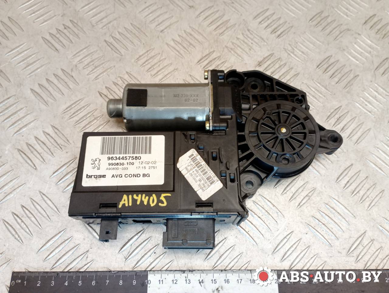 моторчик стеклоподъемника передний левый Peugeot 307 1 поколение 2004, 2.0 л., МКПП, хетчбэк 5 дв., 5512000177, 9634457580, 990830100, A90830016, 102239XXX, 0130821767, 990182200 - фото №1