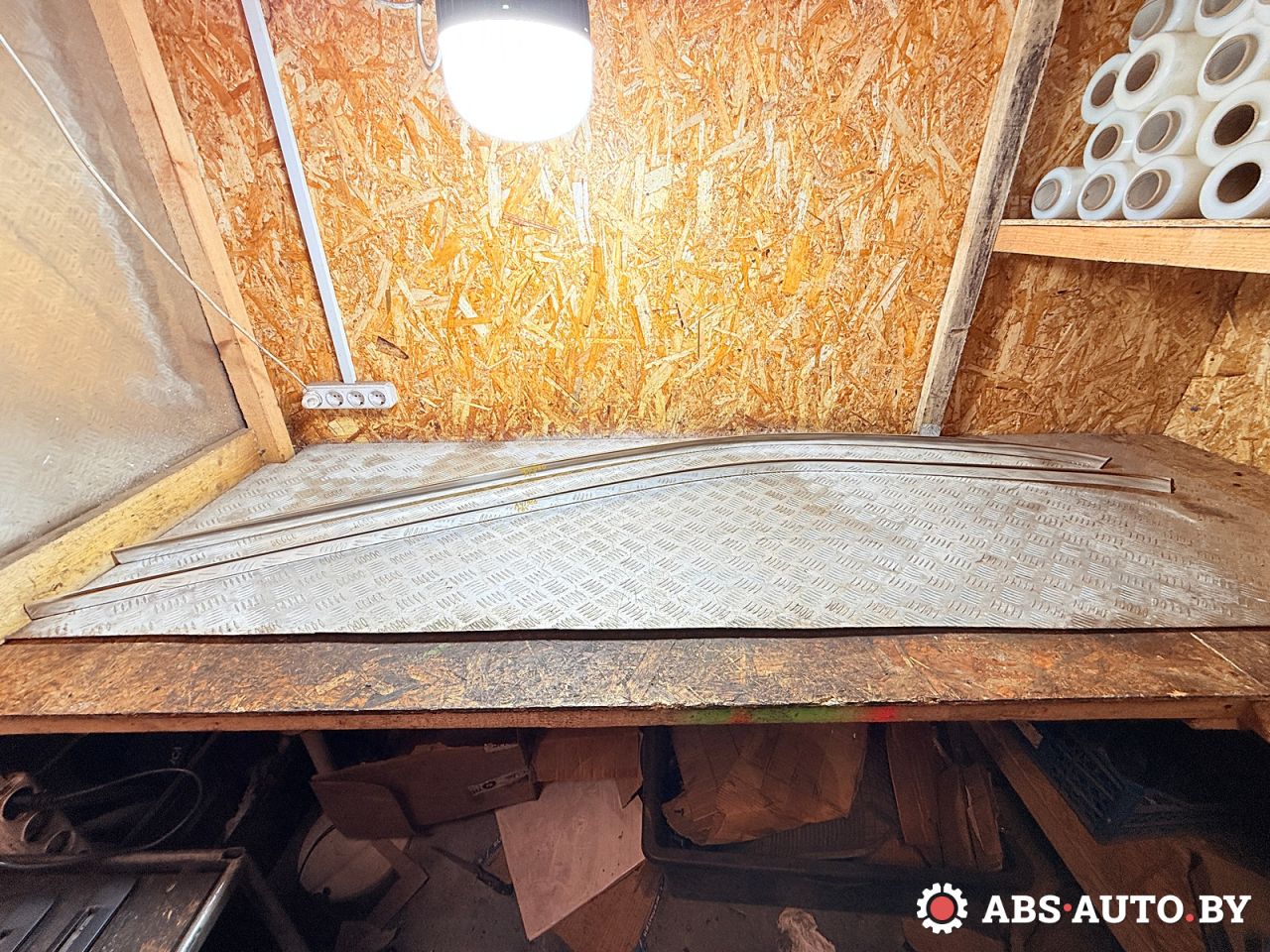 молдинг крыши Volkswagen Touareg 1 поколение 2006, 3.0 л., BKS, дизель, АКПП, внедорожник 5 дв., полный привод, 7L6853985A2ZZ, 7L6853986A2ZZ - фото №1